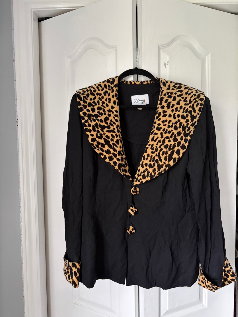 Vintage-Inspired Black Top with Leopard Trim Collar - Women's